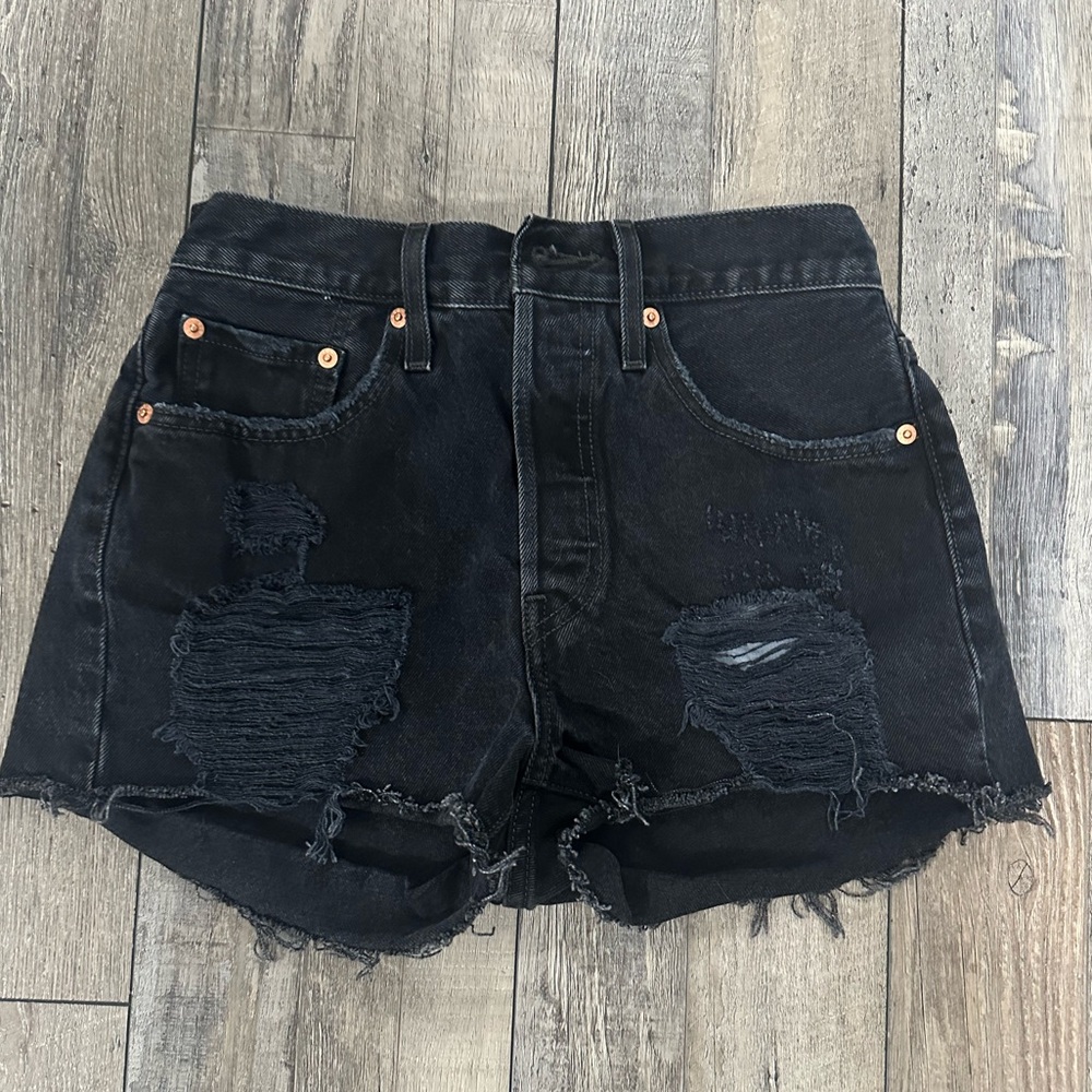 Women’s Distressed Black Levi’s Denim Shorts